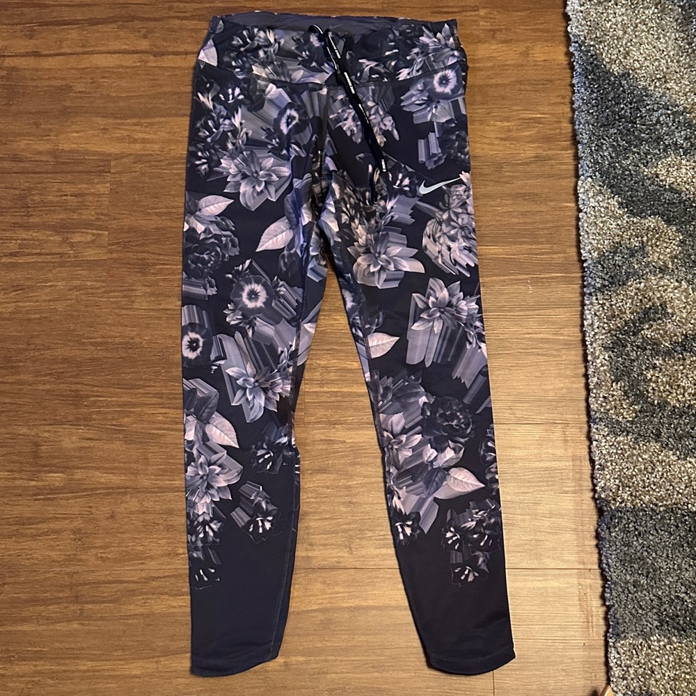 Nike Women's Floral Leggings - Black and Purple